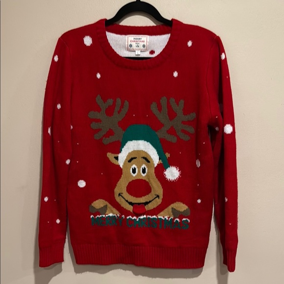 V28 Festive Red Christmas Sweater with Reindeer Motif - Picture 1 of 8